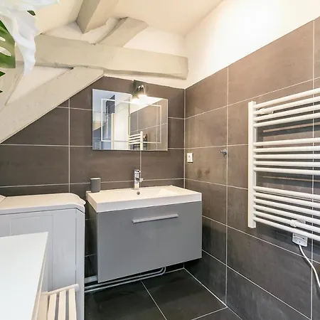 Διαμέρισμα La Mansarde En Plein Coeur De *